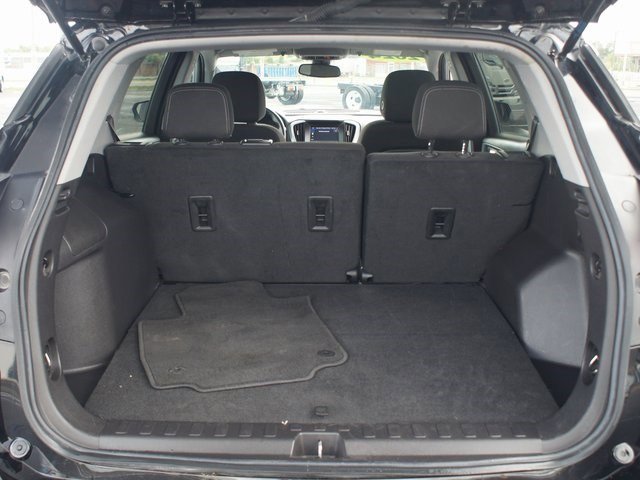 Used 2024 GMC Terrain SLE image 17