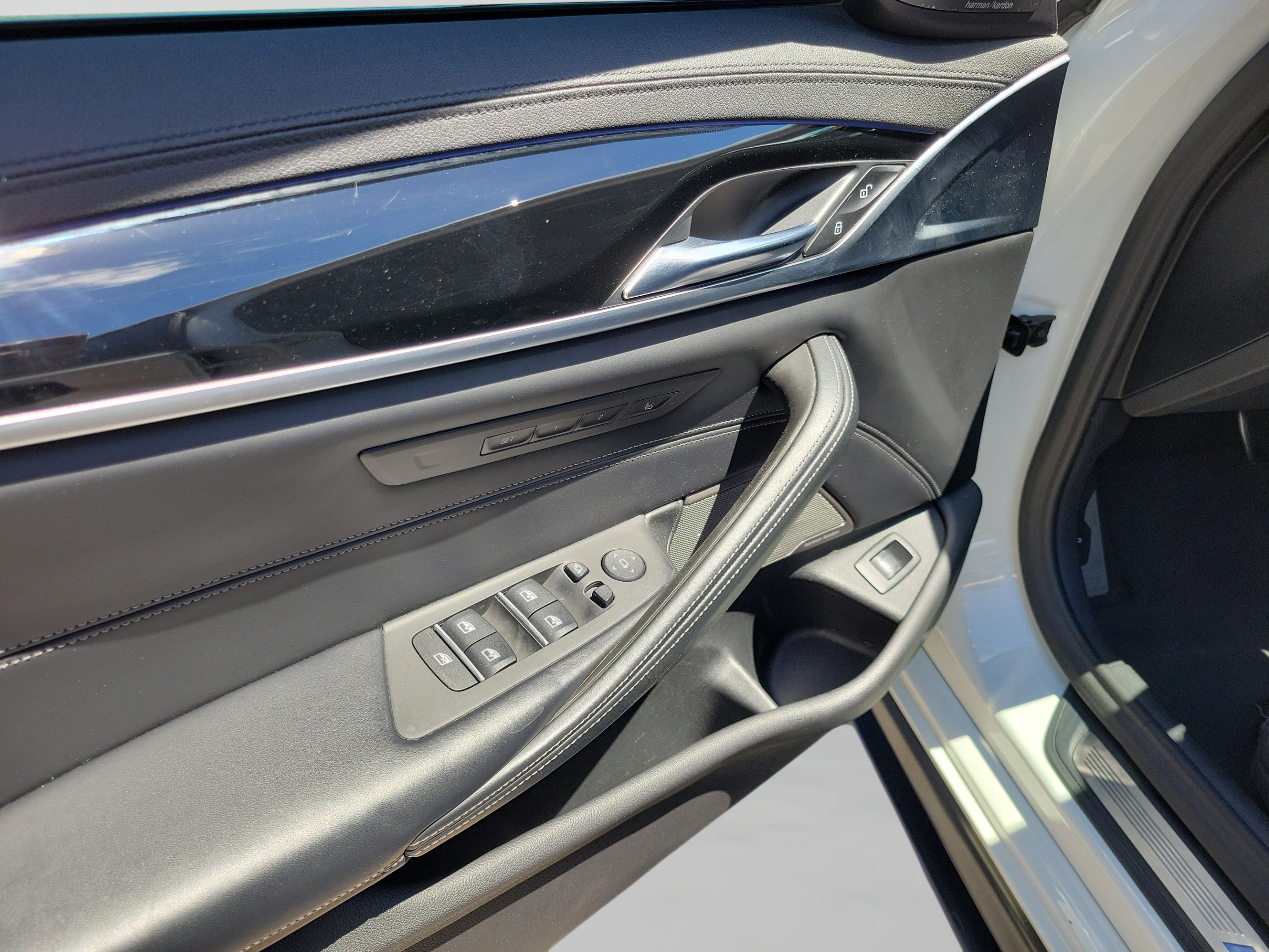Used 2020 BMW 540i w/ M Sport Package RWD image 15
