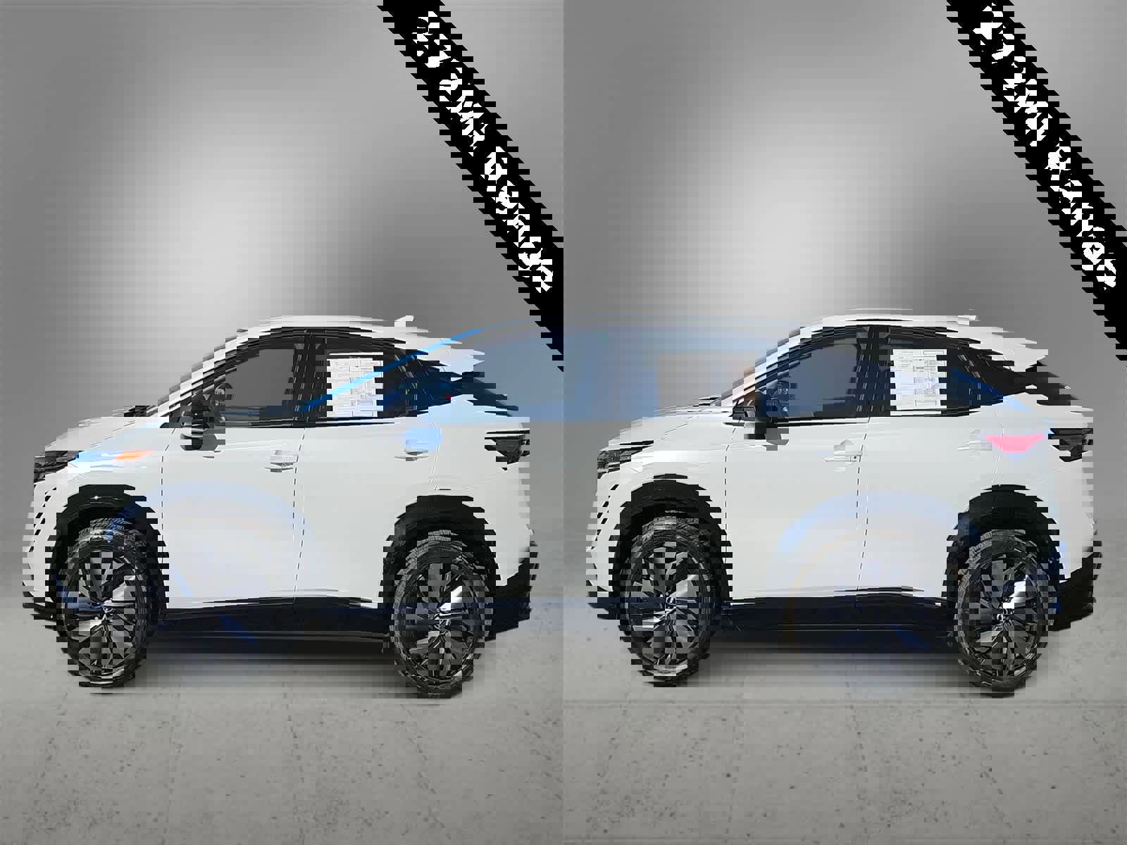 Used 2024 Nissan Ariya AWD image 5