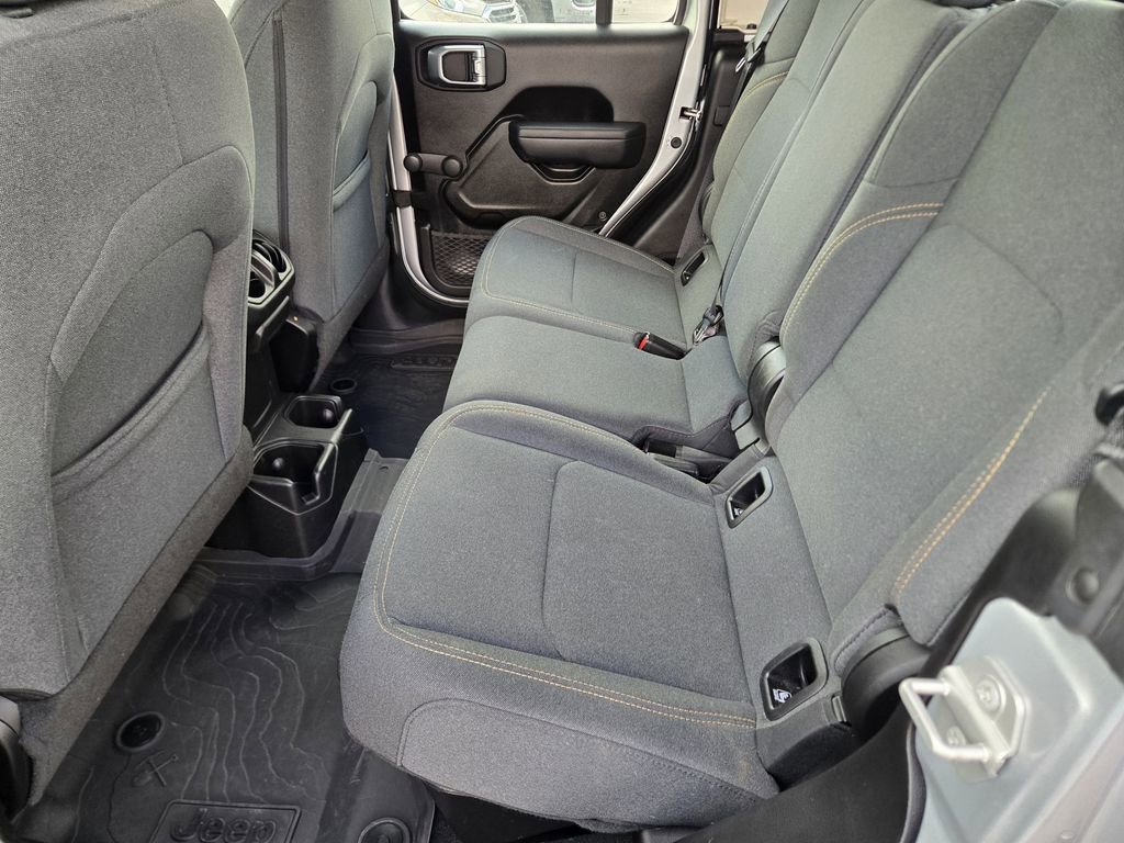 Used 2024 Jeep Gladiator Sport image 17