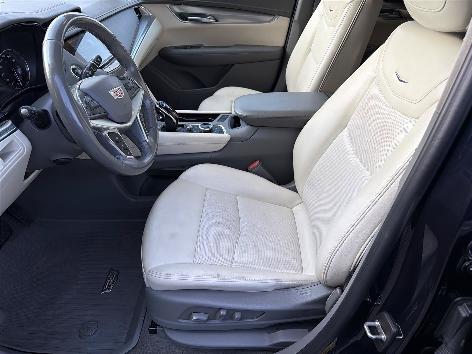 Used 2022 Cadillac XT5 Premium Luxury FWD image 8