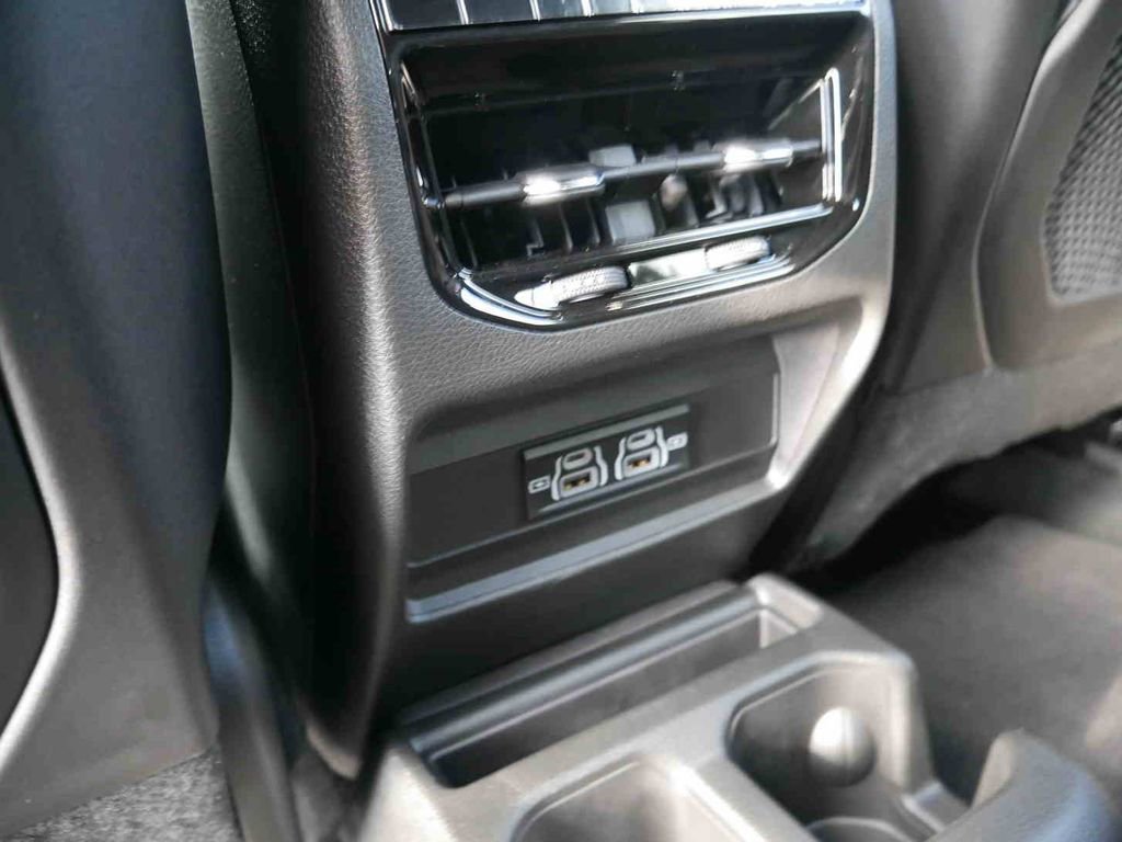 Used 2025 Jeep Grand Cherokee L Laredo w/ Trailer Tow Package image 15