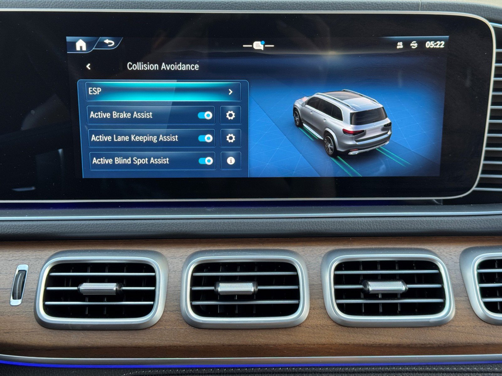 Used 2024 Mercedes-Benz GLS 580 4MATIC image 35