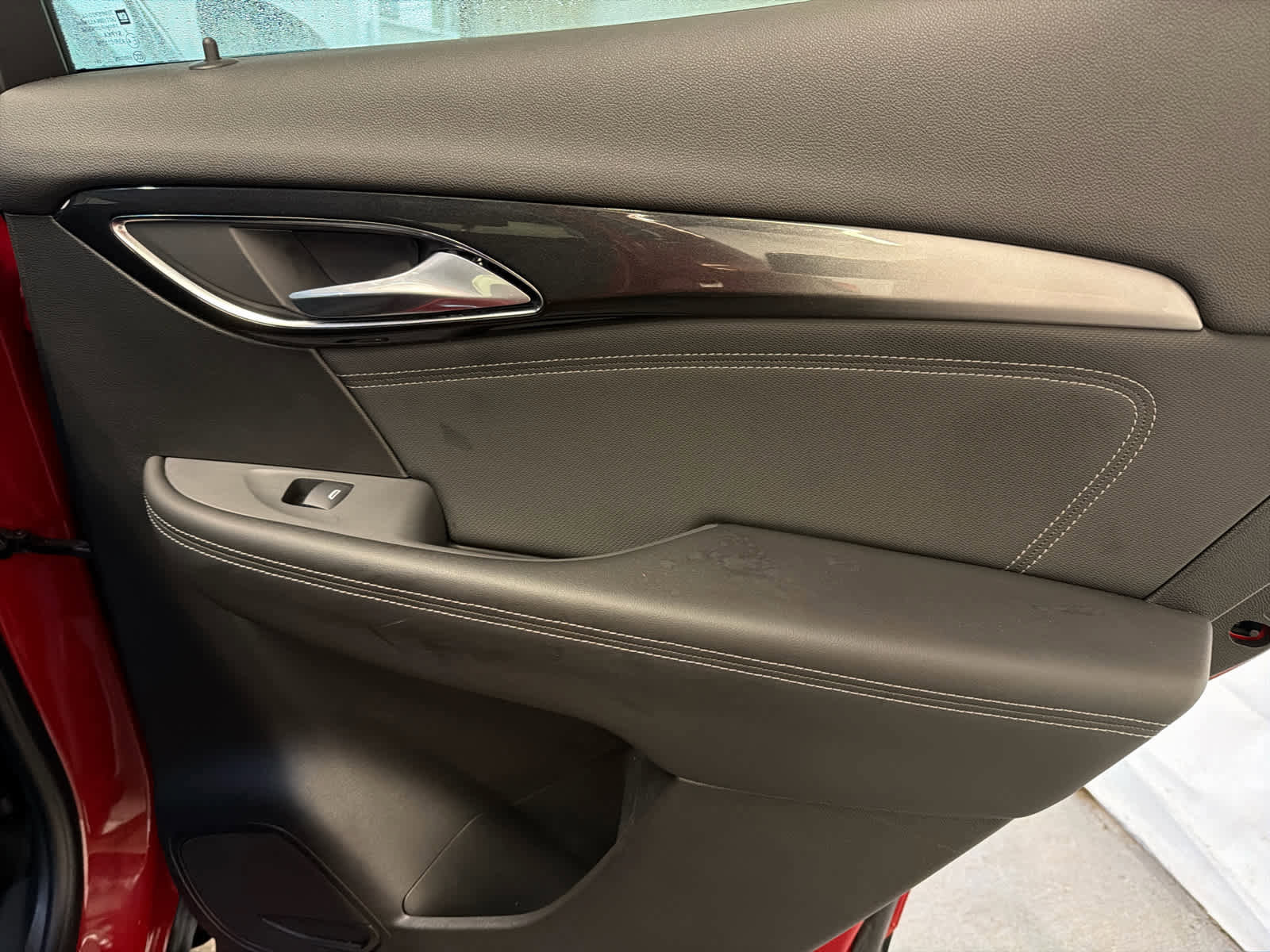 Certified 2025 Buick Envision Preferred image 34