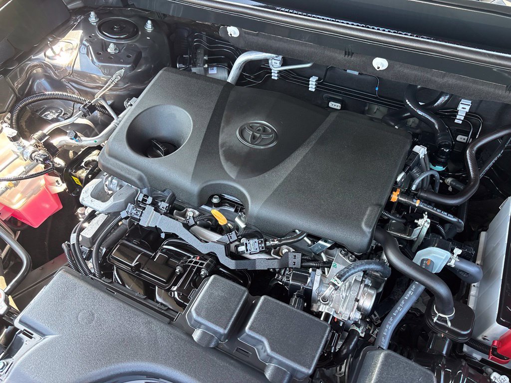 Used 2024 Toyota RAV4 XLE FWD image 27