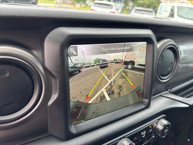 Used 2023 Jeep Gladiator Sport AWD/4WD image 21