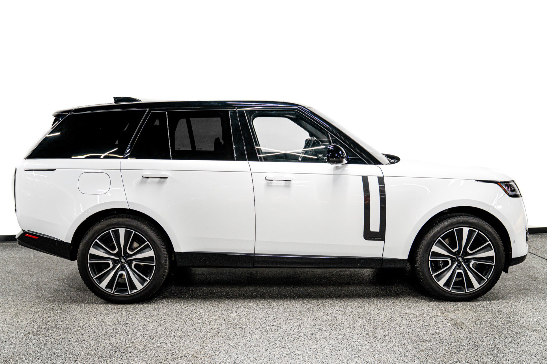 Used 2024 Land Rover Range Rover Autobiography AWD/4WD image 38