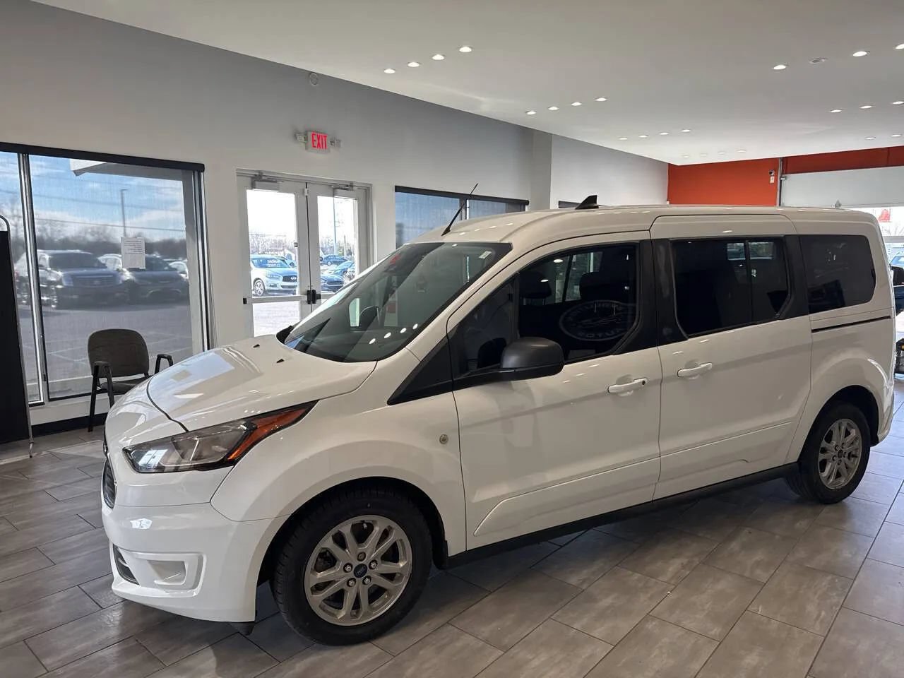 Used 2022 Ford Transit Connect XLT FWD image 9