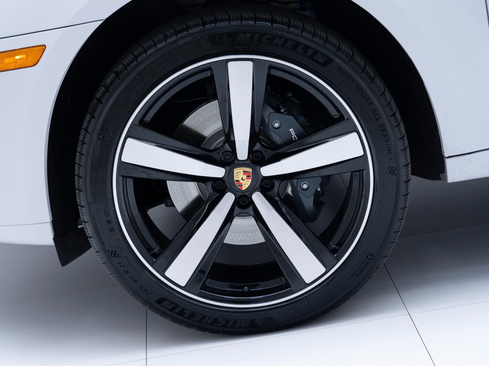 New 2026 Porsche Macan Turbo image 12