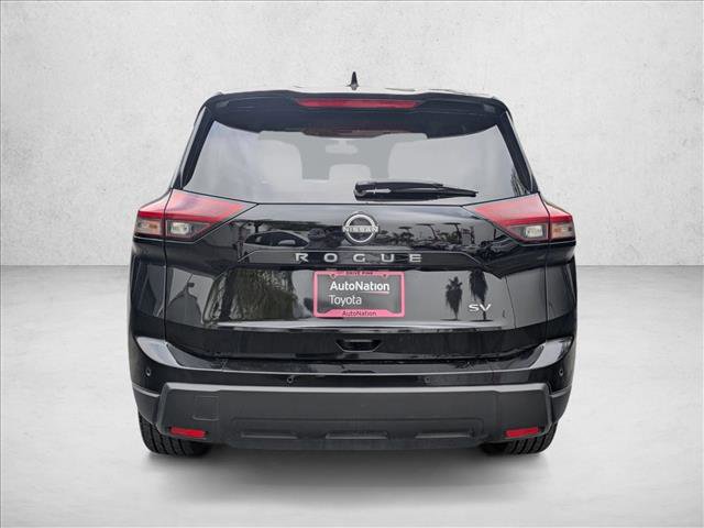 Used 2024 Nissan Rogue SV image 7