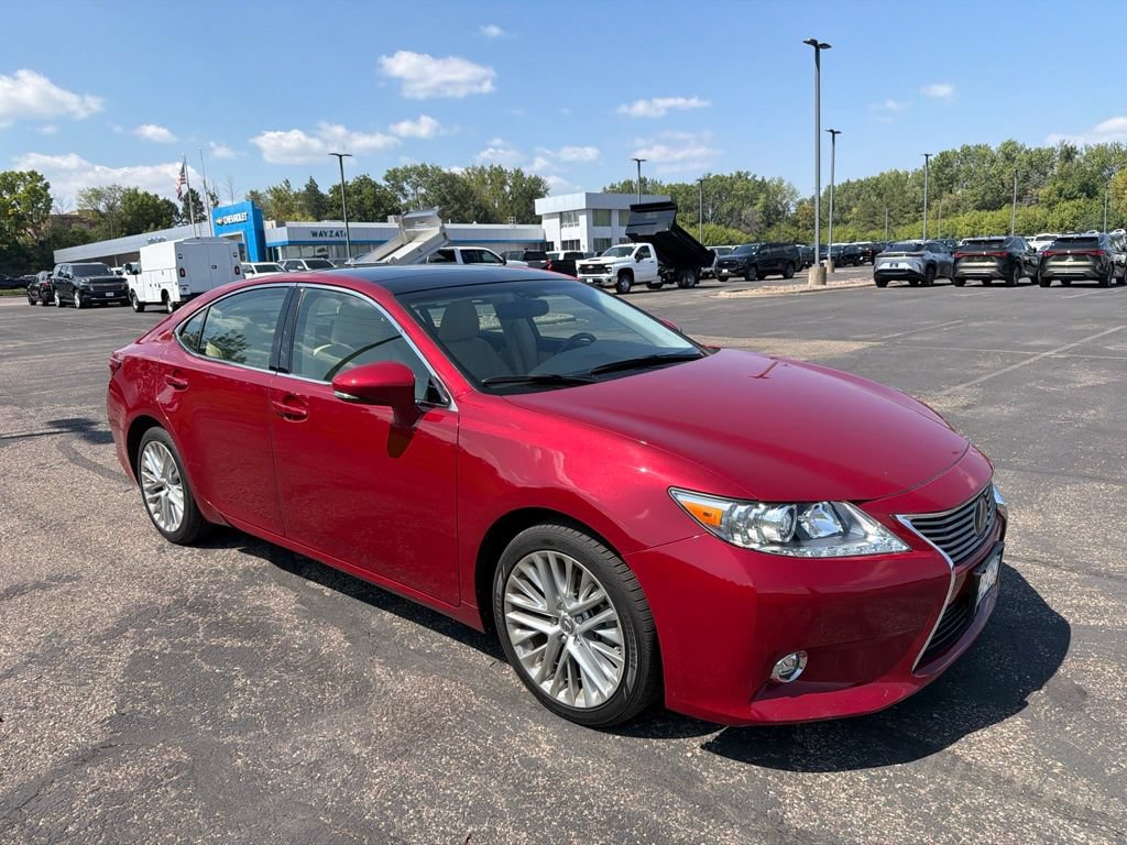 Used 2015 Lexus ES 350 w/ Ultra Luxury Package FWD image 9