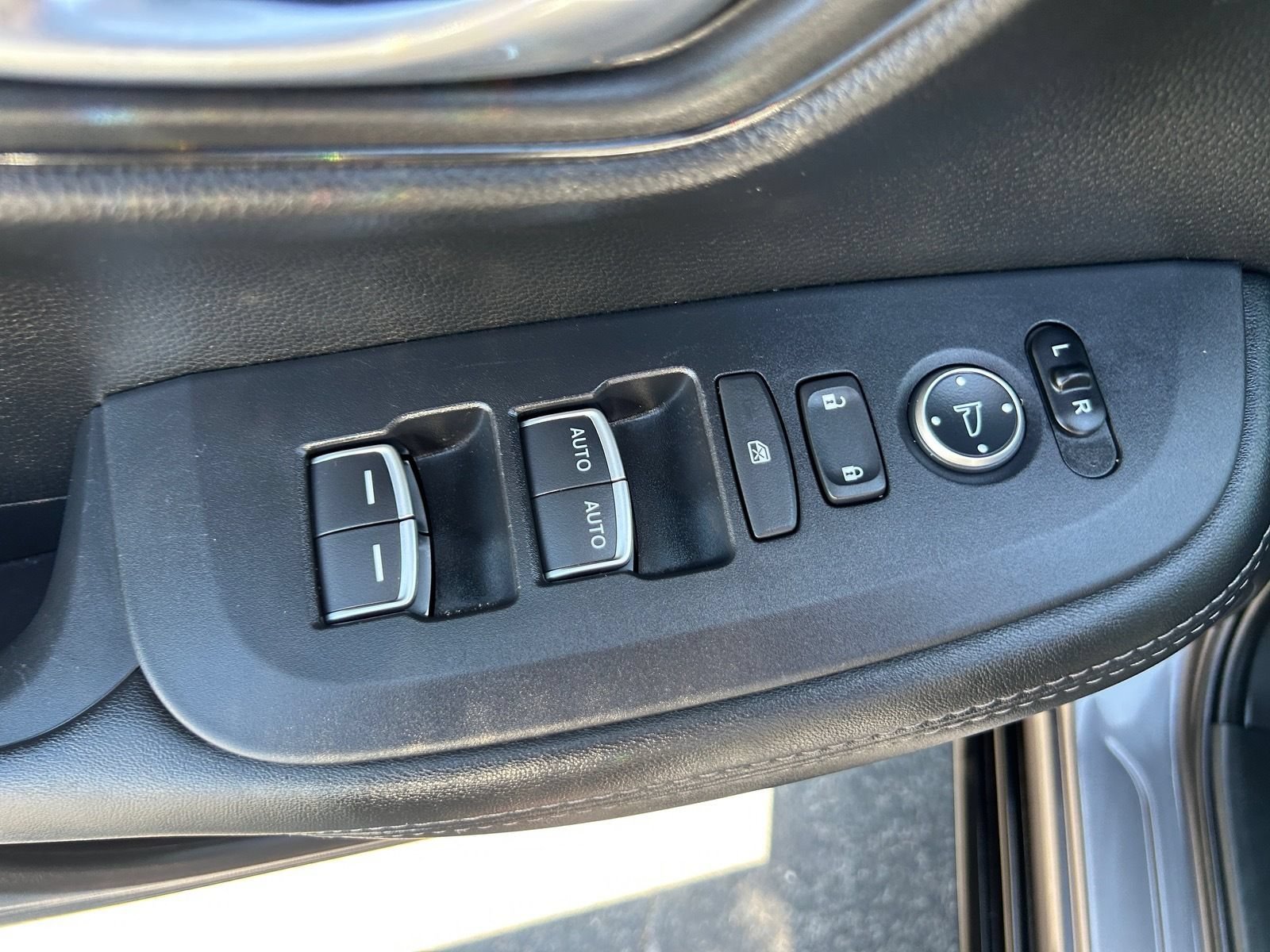 Used 2026 Honda HR-V EX-L image 21