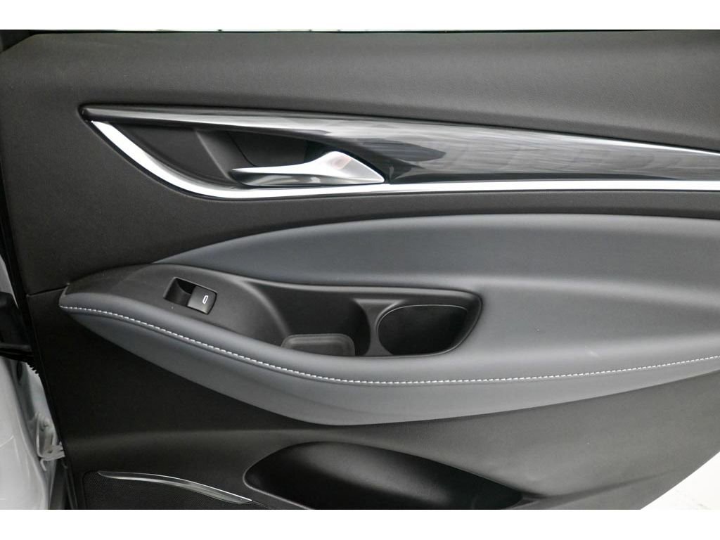 Used 2024 Buick Enclave Essence w/ Experience Buick Package image 20