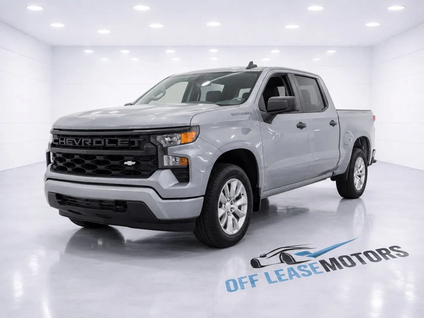 Used 2024 Chevrolet Silverado 1500 Custom AWD/4WD image 1