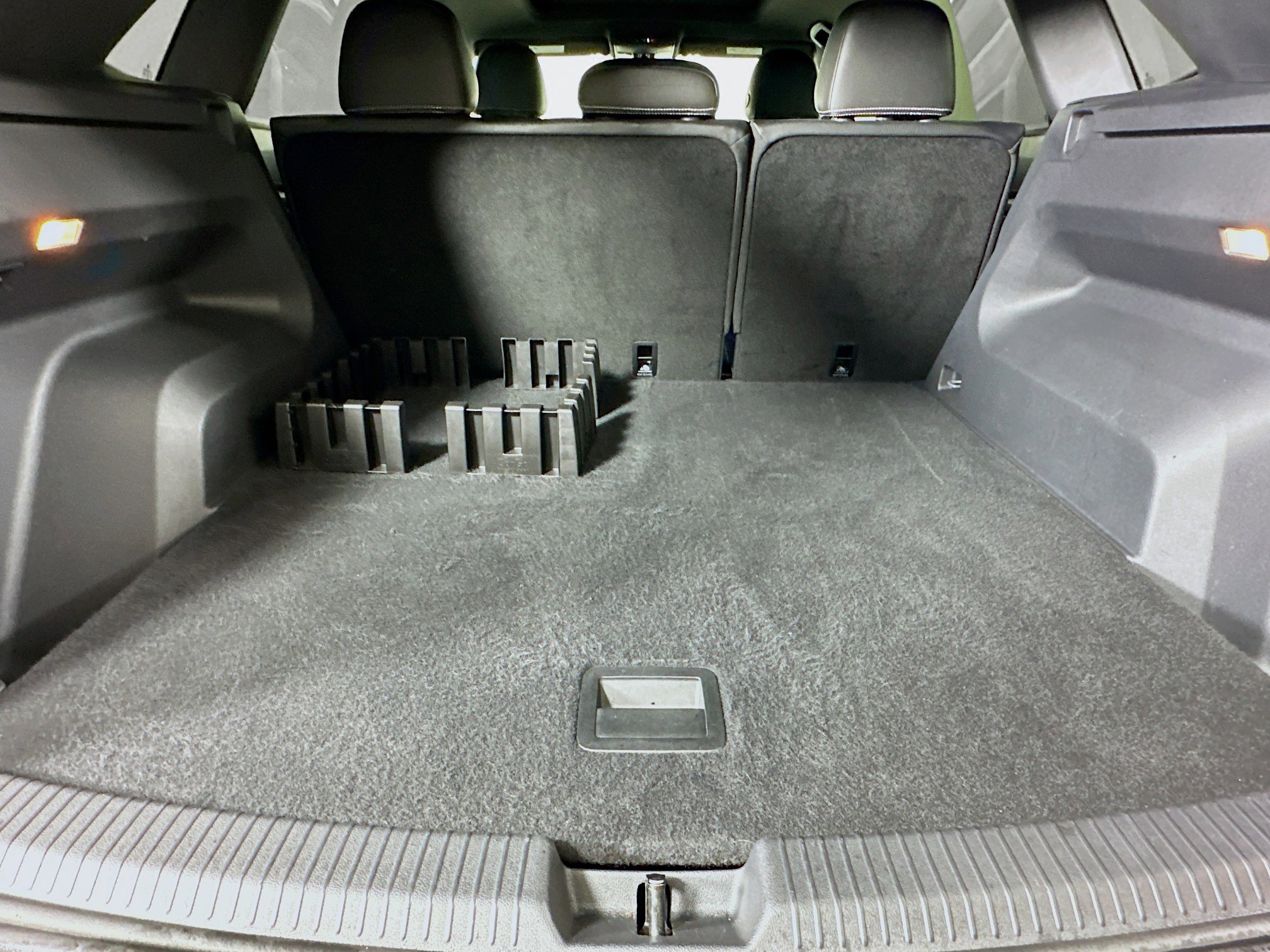 Used 2021 Volkswagen Atlas Cross Sport SE w/ Panoramic Sunroof Package image 28