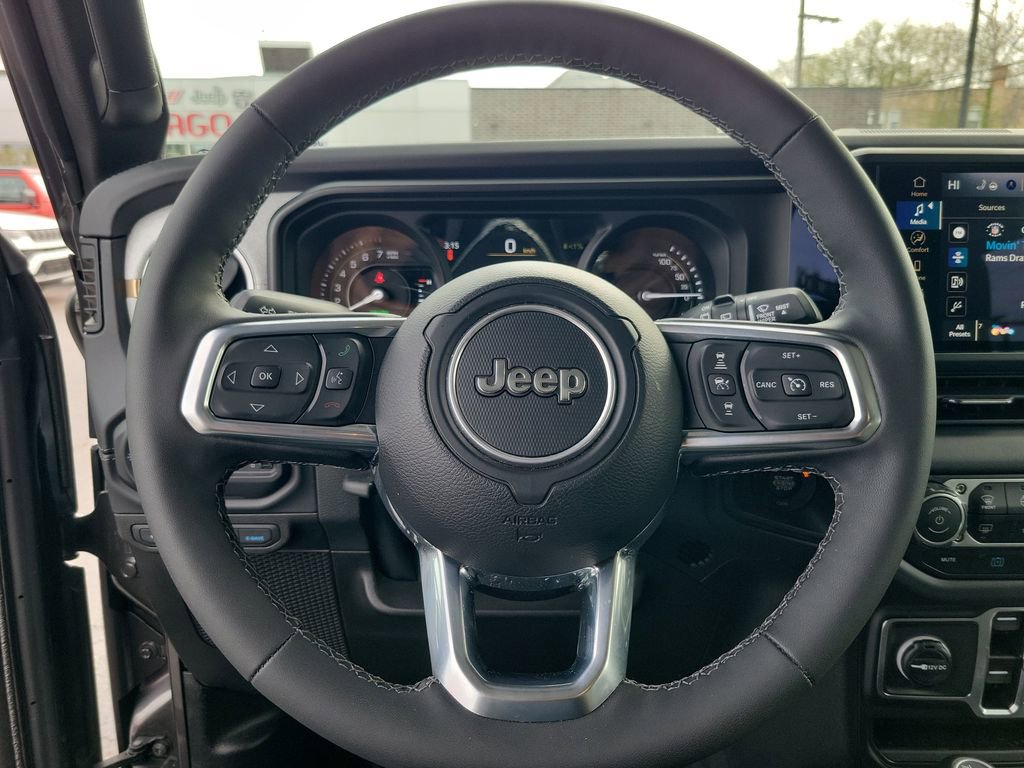 Certified 2025 Jeep Wrangler Unlimited Sahara w/ Safety Group AWD/4WD image 21