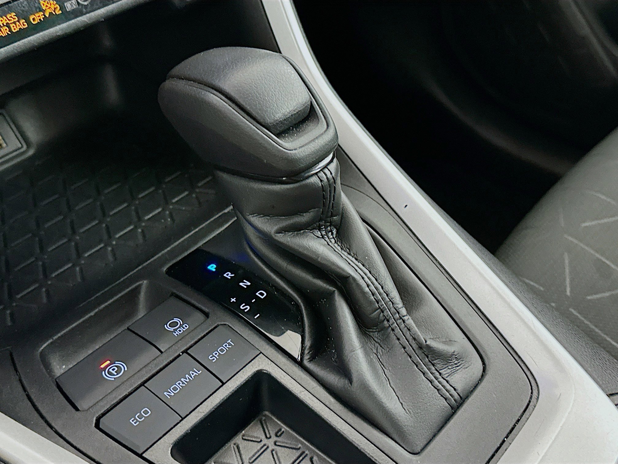 Used 2024 Toyota RAV4 XLE image 25