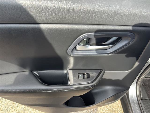 Used 2024 Nissan Rogue SV image 17