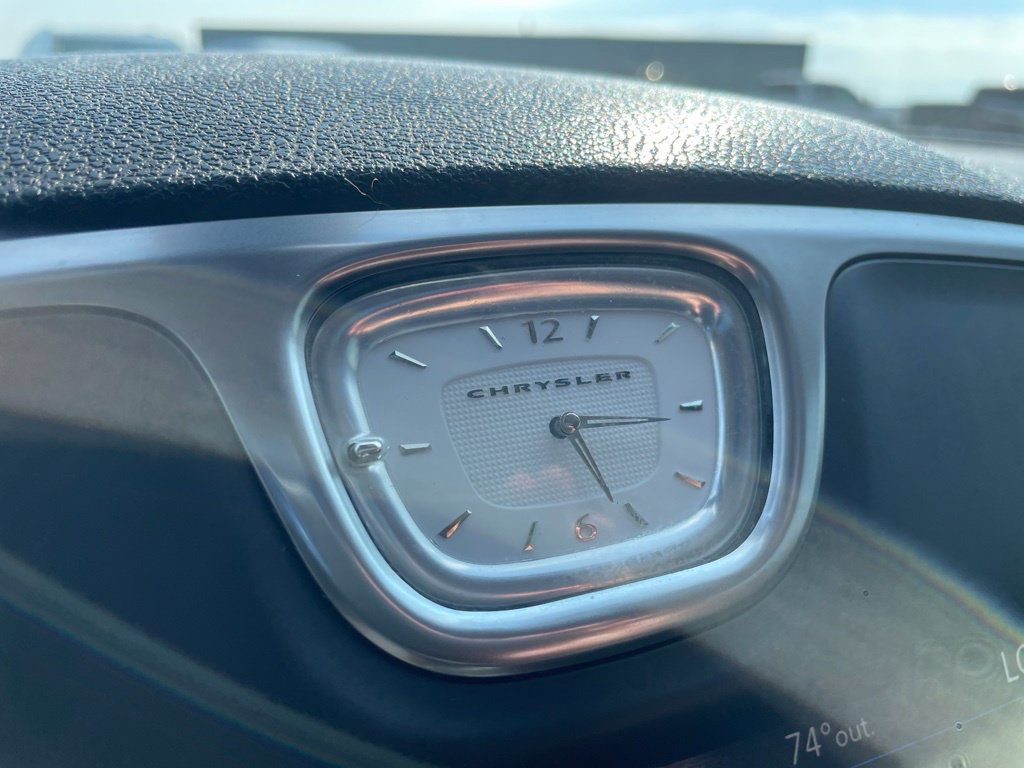 Used 2020 Chrysler 300 Limited AWD/4WD image 29
