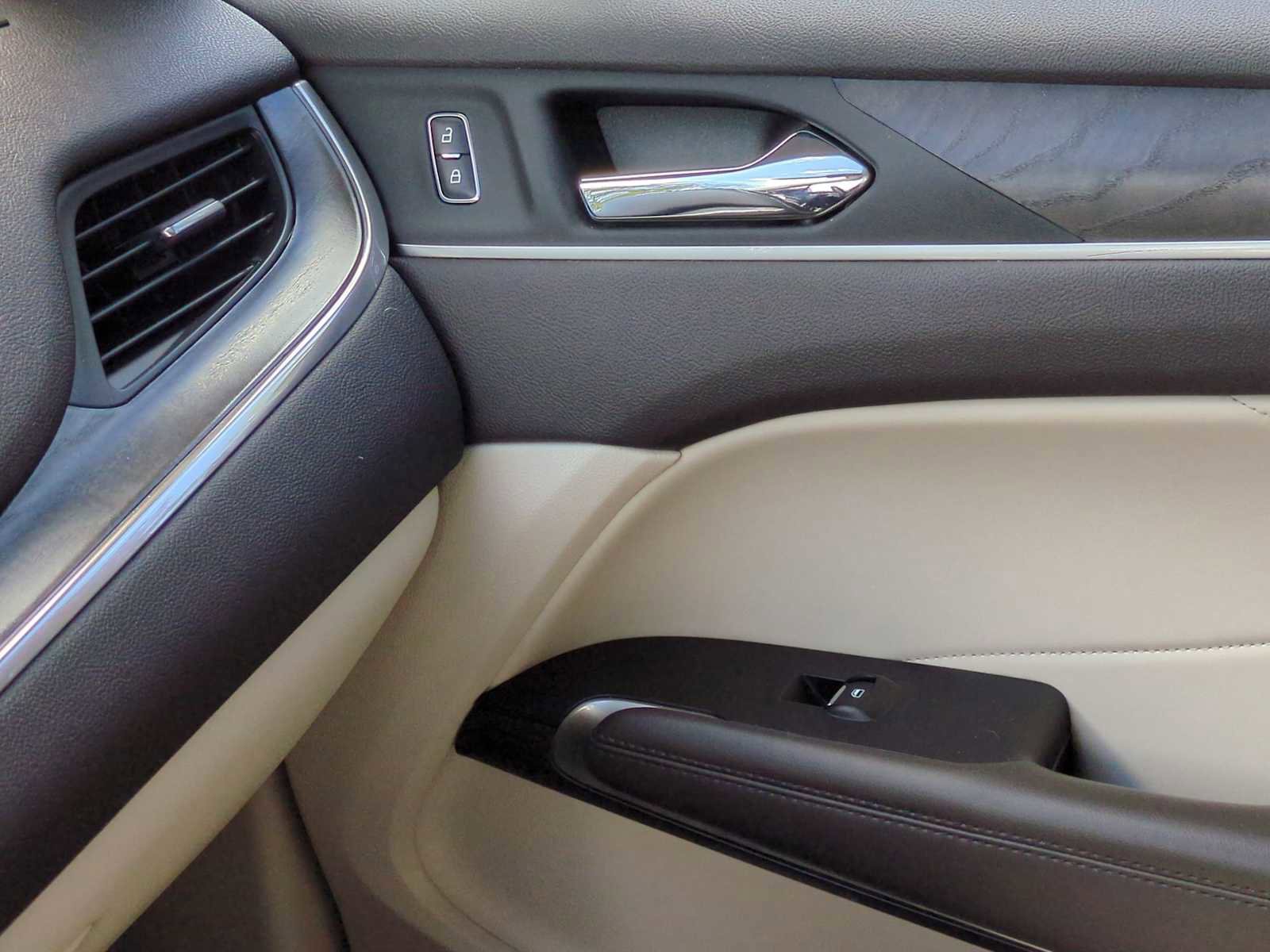 Used 2019 Lincoln MKC Reserve w/ MKC Climate Package image 38