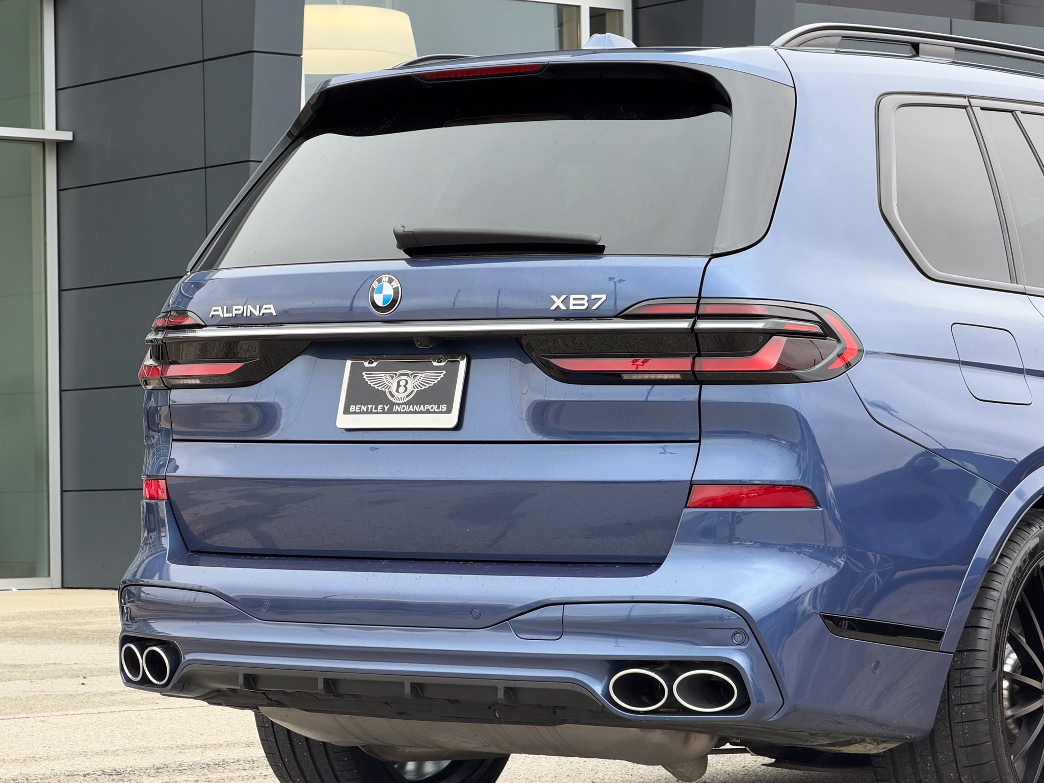 Used 2025 BMW ALPINA XB7 AWD/4WD image 8