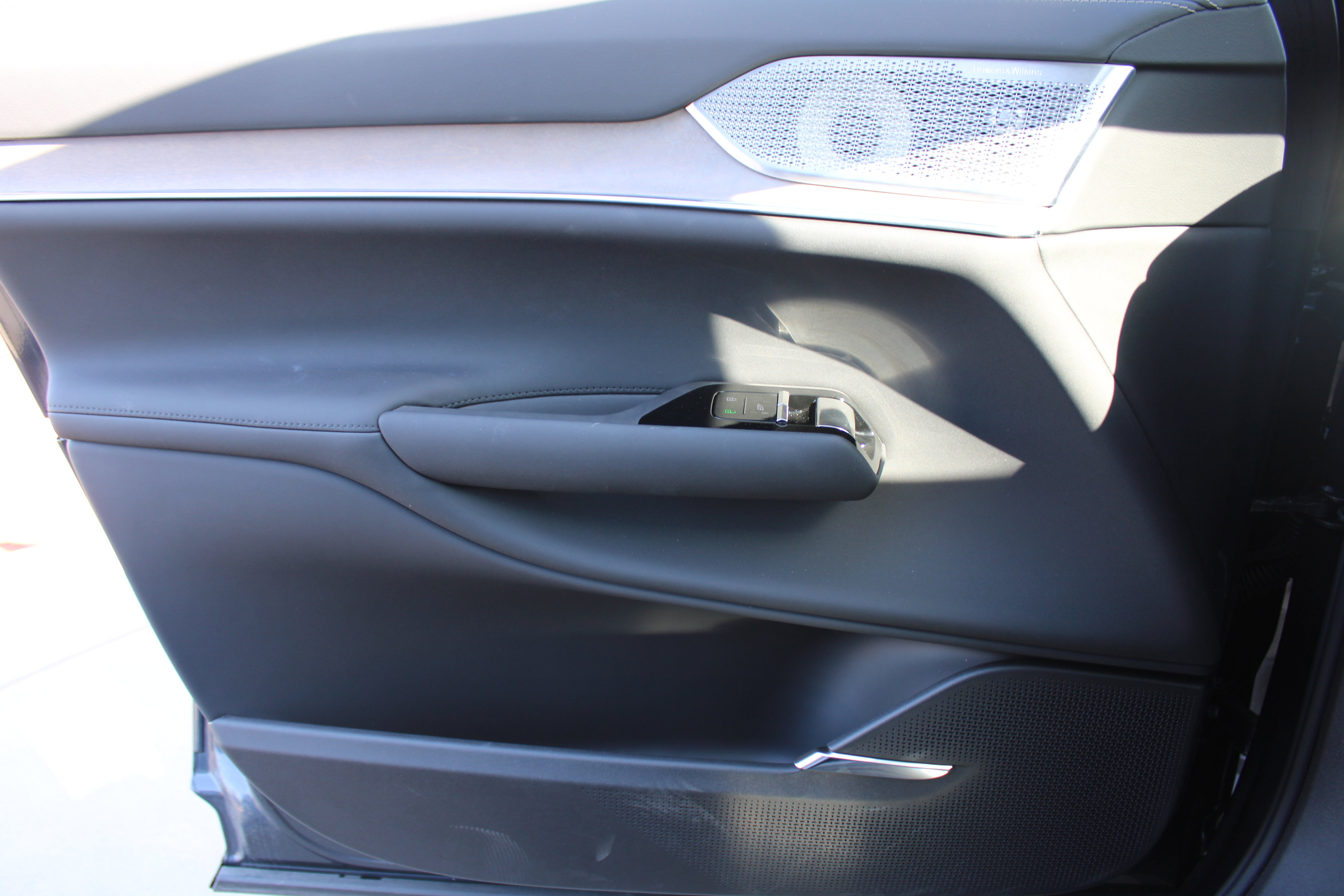 New 2025 Volvo EX90 Ultra image 45