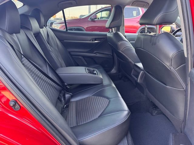 Used 2021 Toyota Camry SE image 18