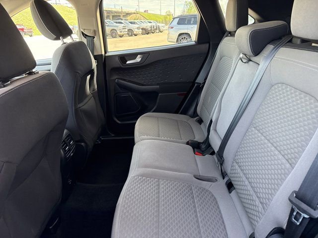 Used 2020 Ford Escape SE image 6