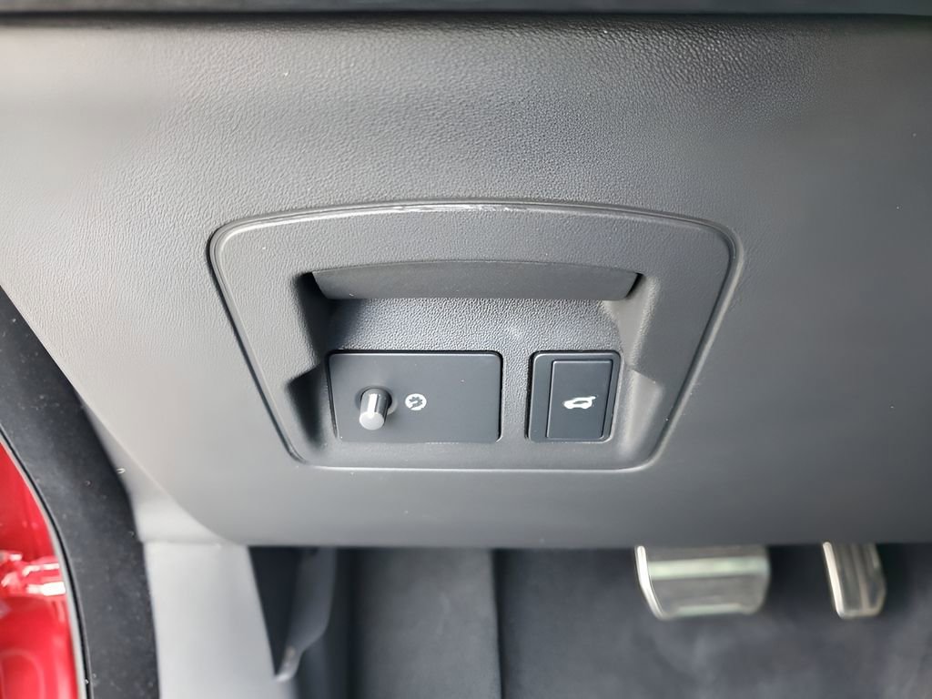 Used 2023 Land Rover Range Rover Velar R-Dynamic S image 33