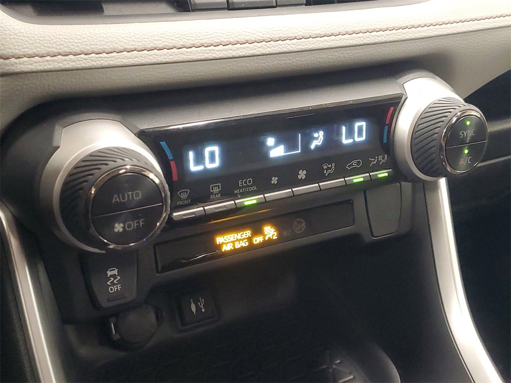 Used 2019 Toyota RAV4 XLE Premium image 29