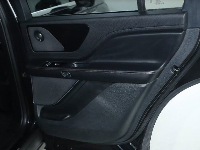 Certified 2023 Lincoln Aviator Reserve w/ Equipment Group 201A image 32