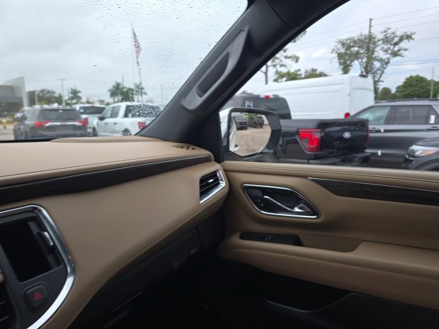 Used 2023 Chevrolet Tahoe Premier w/ Advanced Technology Package RWD image 17