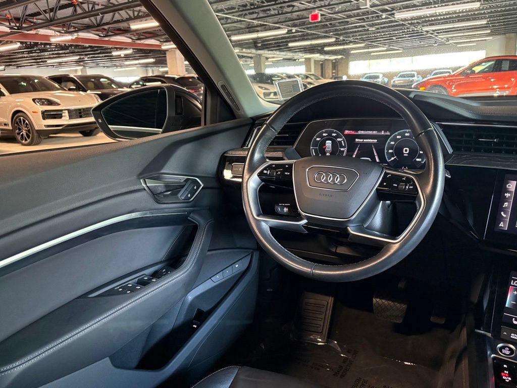 Used 2024 Audi Q8 e-tron Premium AWD/4WD image 17