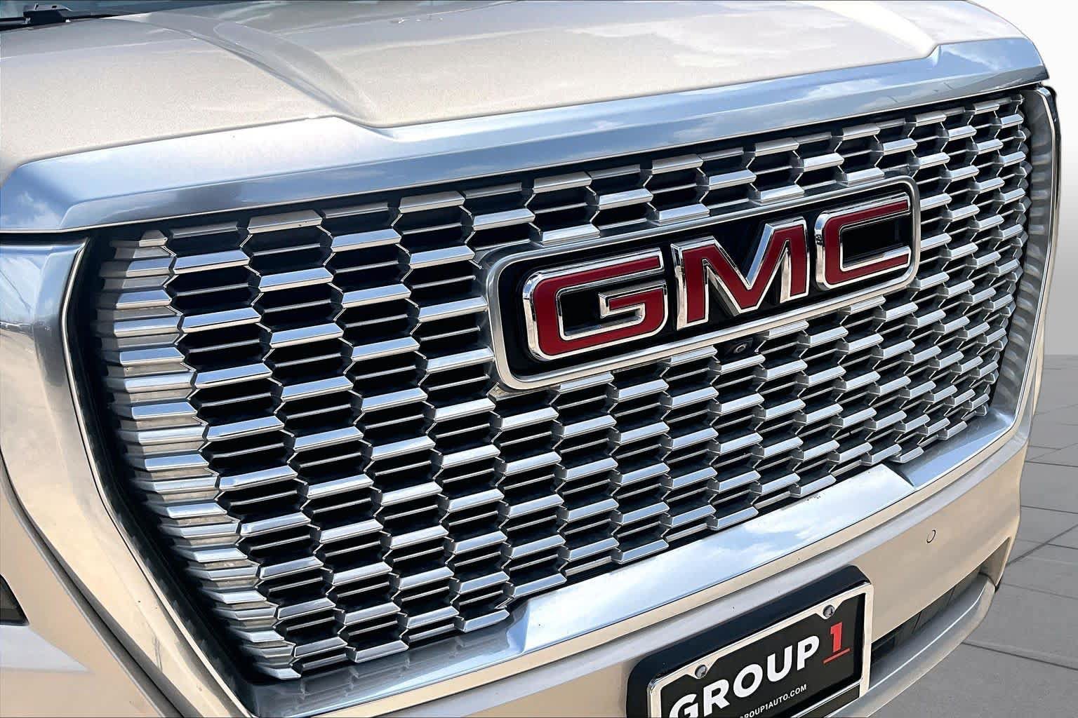 Used 2021 GMC Yukon XL Denali w/ Denali Premium Package RWD image 30
