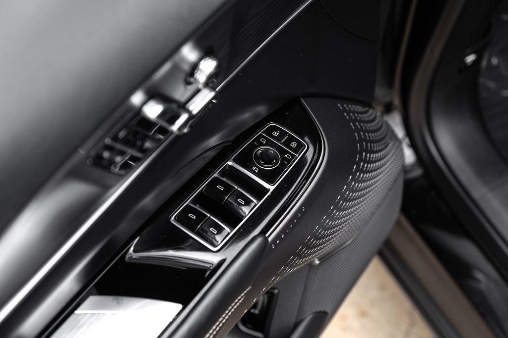 Used 2024 Cadillac Lyriq Luxury RWD image 43