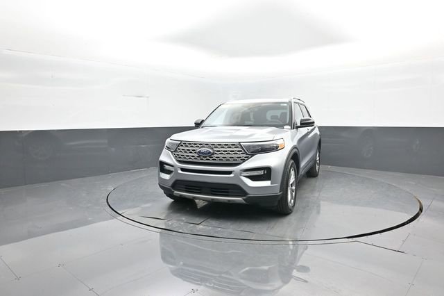 Certified 2023 Ford Explorer Limited w/ Limited Technology Package image 3