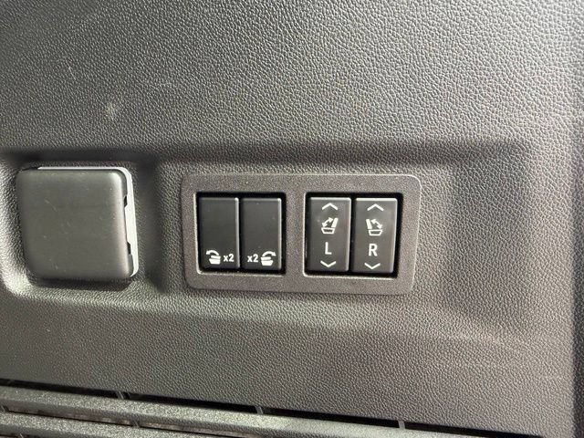 Used 2023 Chevrolet Tahoe Premier w/ Advanced Technology Package AWD/4WD image 46