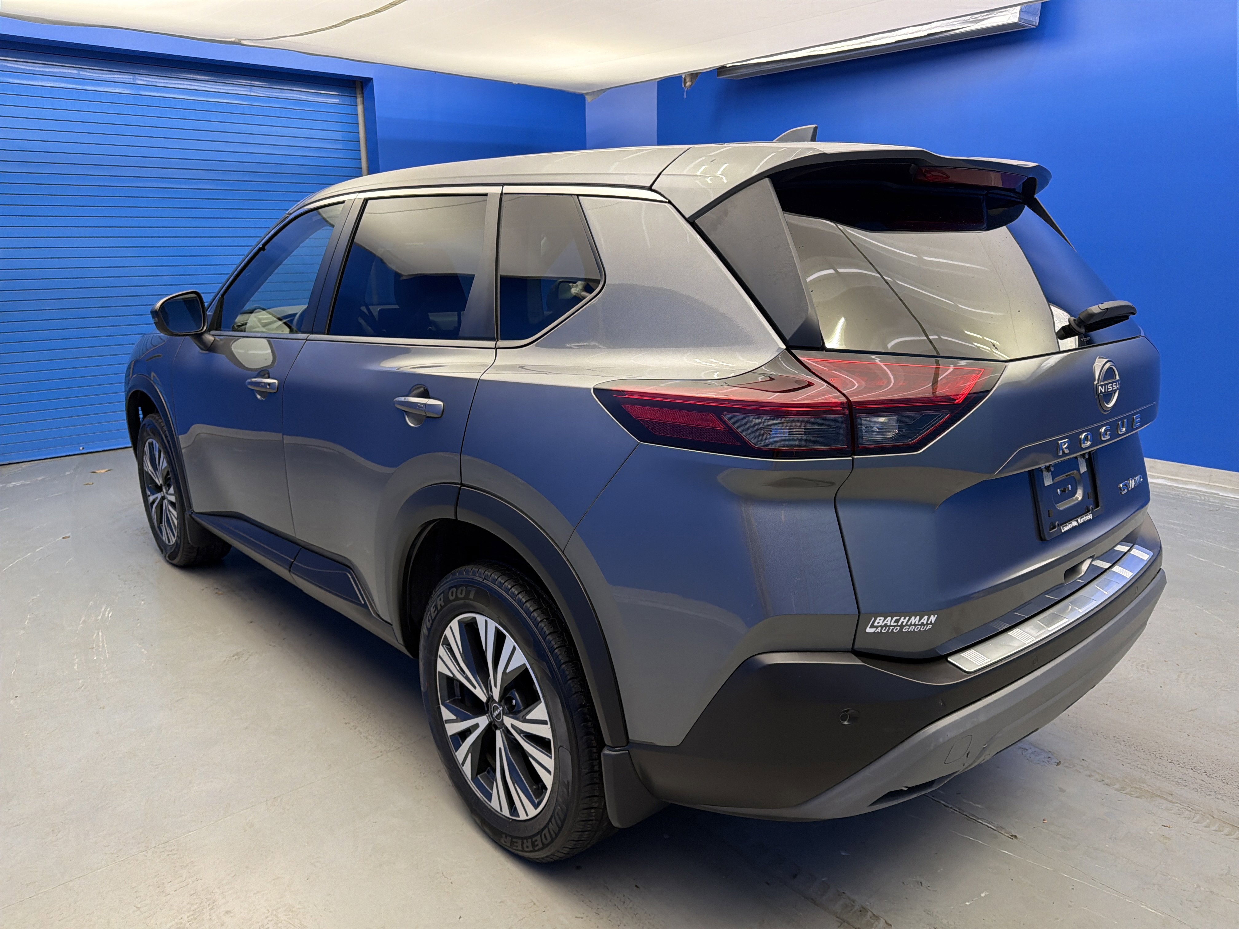 Used 2022 Nissan Rogue SV image 5