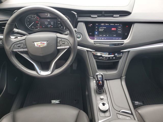 Certified 2025 Cadillac XT6 Luxury image 29