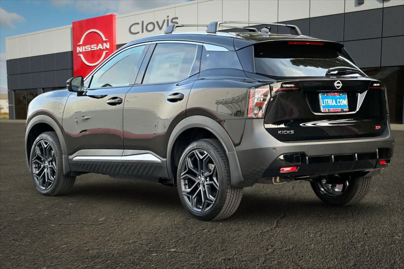 New 2026 Nissan Kicks SR w/ Illumination Package FWD image 7