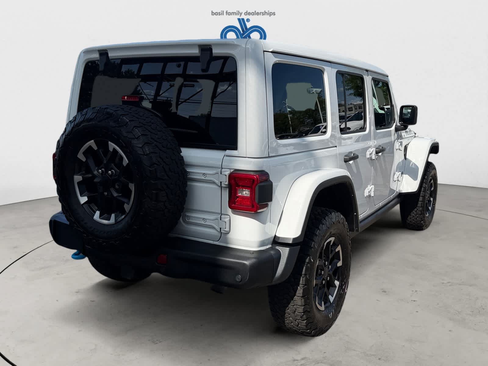 Used 2024 Jeep Wrangler Unlimited Rubicon 4xe AWD/4WD image 6