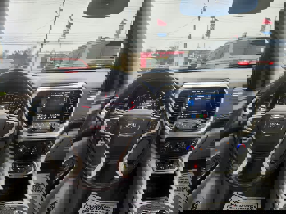 Used 2023 GMC Acadia SLT image 20