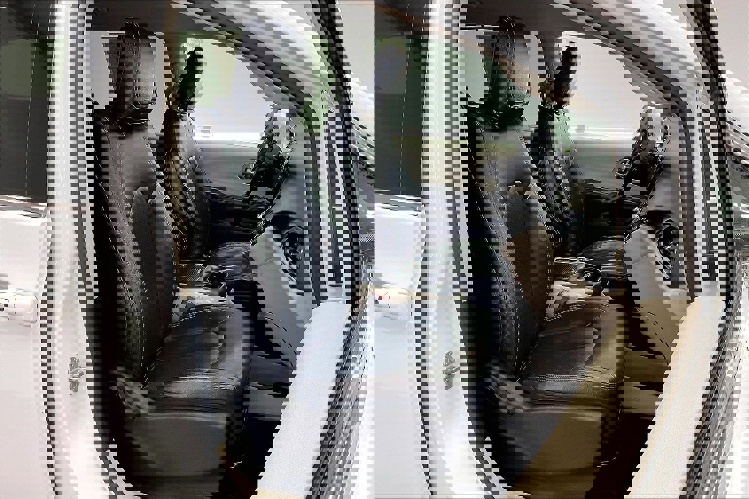 Used 2022 Chrysler Pacifica Touring-L image 6