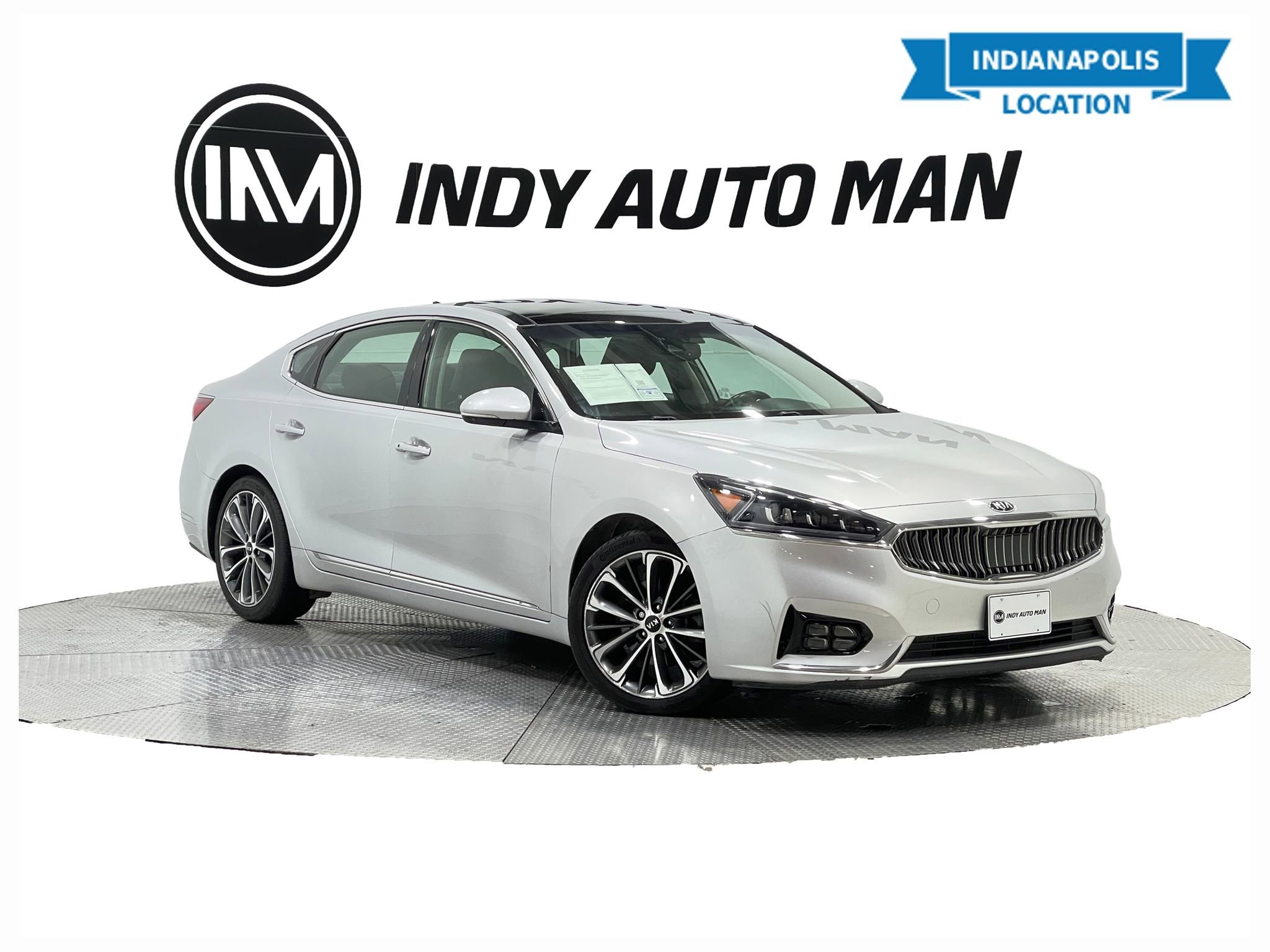 Used 2018 Kia Cadenza Technology