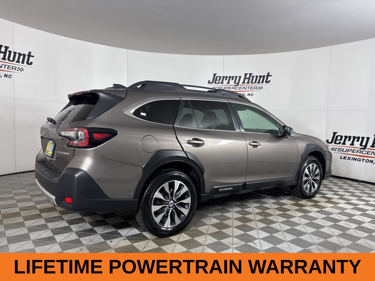 Used 2024 Subaru Outback Limited AWD/4WD image 5