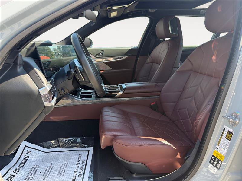 Used 2023 BMW 760i xDrive w/ Luxury Rear Seating Package AWD/4WD image 10