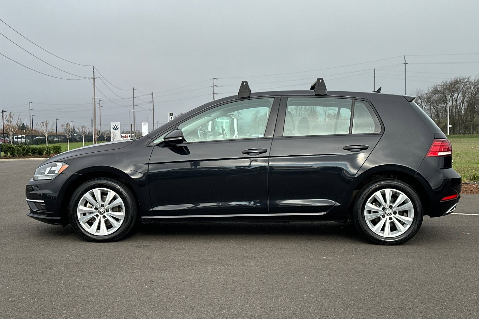Used 2018 Volkswagen Golf SE image 6