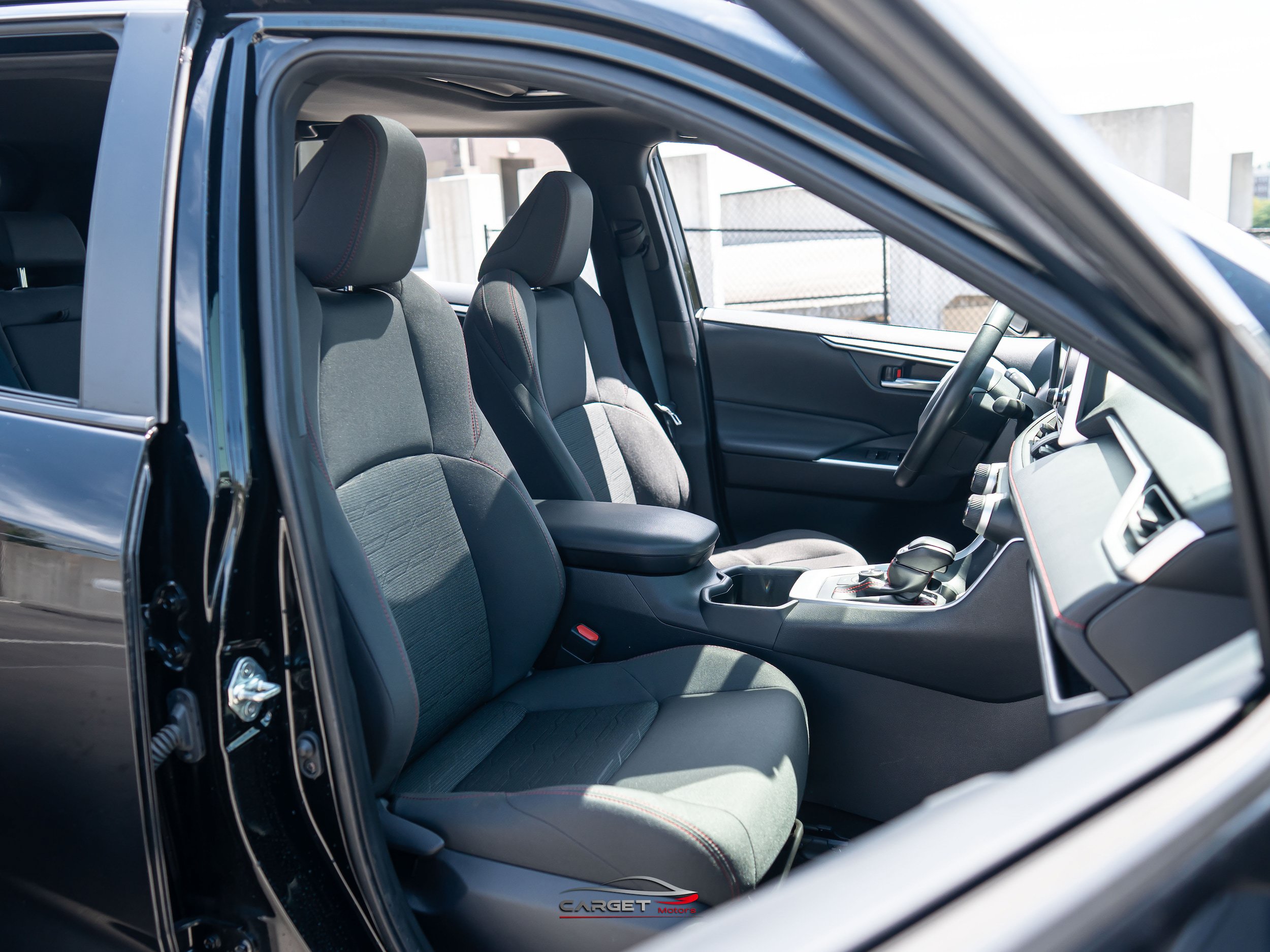 Used 2023 Toyota RAV4 SE w/ Weather & Moonroof Package AWD/4WD image 17