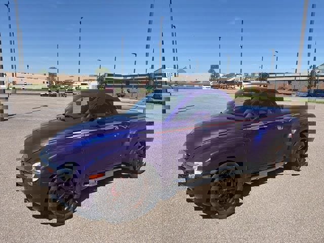 Used 2004 Chevrolet SSR w/ Preferred Equipment Group RWD image 2