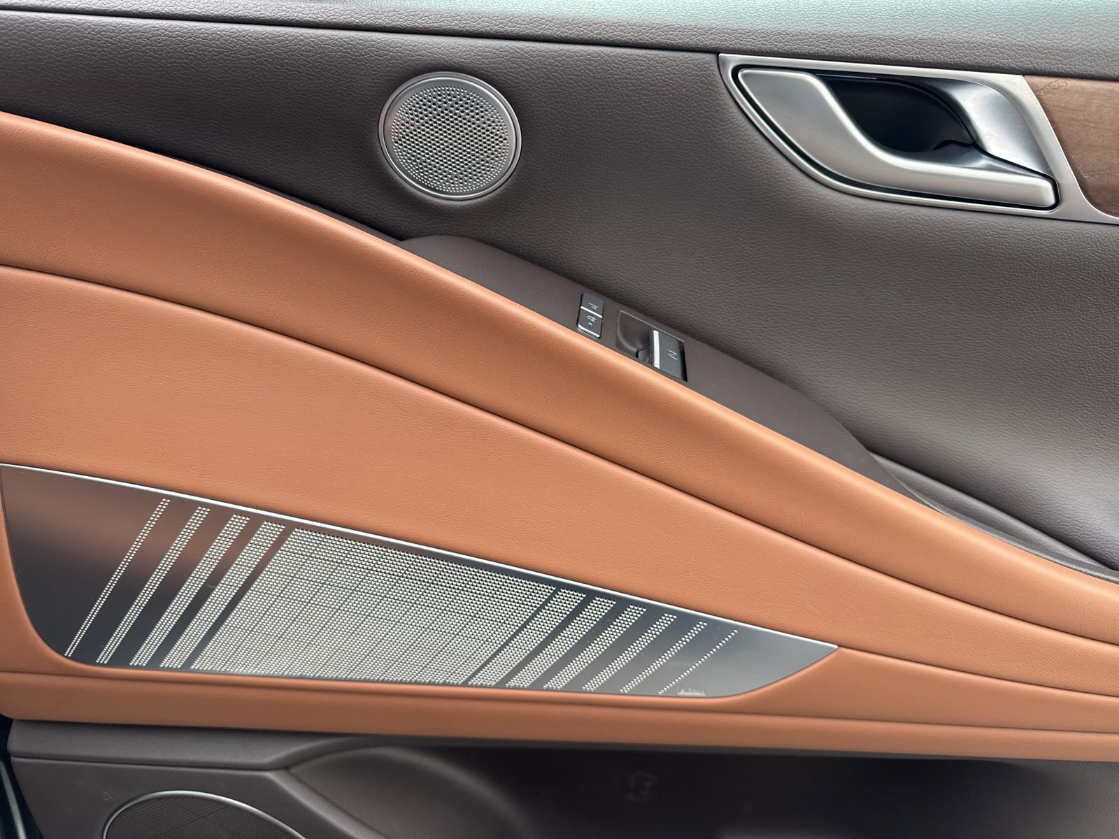 Used 2024 Genesis G80 Advanced w/ Prestige Package image 38